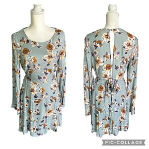Altar'd State Blue Floral Flare Sleeve Keyhole Back Mini Dress Size Large NWOT